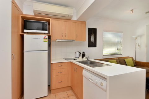 Port Douglas Apartments - Adults Only Oasis - Tourism Caloundra 8