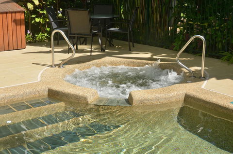 Port Douglas Apartments - Adults Only Oasis - Tourism Caloundra 17