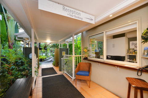 Port Douglas Apartments - Adults Only Oasis - Tourism Caloundra 16