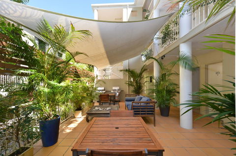 Port Douglas Apartments - Adults Only Oasis - Tourism Caloundra 11