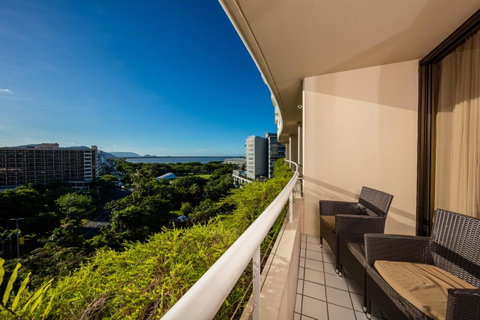 Hilton Cairns - Tourism Caloundra 27