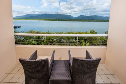 Hilton Cairns - Tourism Caloundra 29