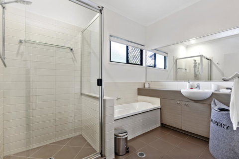 Lotus Retreat - Tourism Caloundra 1