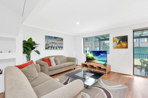 Fountain View Estate - We Accommodate - Tourism Caloundra 10