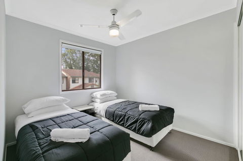 Fountain View Estate - We Accommodate - Tourism Caloundra 12