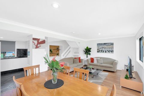 Fountain View Estate - We Accommodate - Tourism Caloundra 6