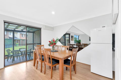 Fountain View Estate - We Accommodate - Tourism Caloundra 9