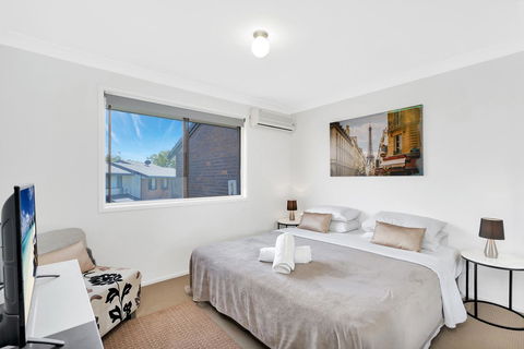Fountain View Estate - We Accommodate - Tourism Caloundra 5