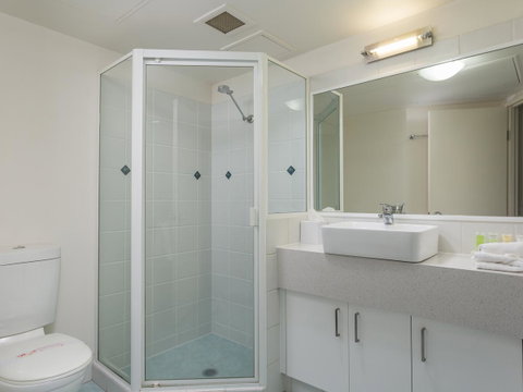 Maldives Resort Main Beach, Gold Coast - Tourism Caloundra 8