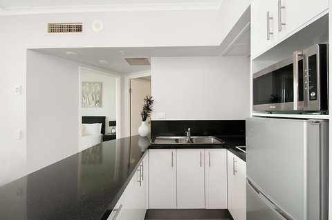 Maldives Resort Main Beach, Gold Coast - Tourism Caloundra 32