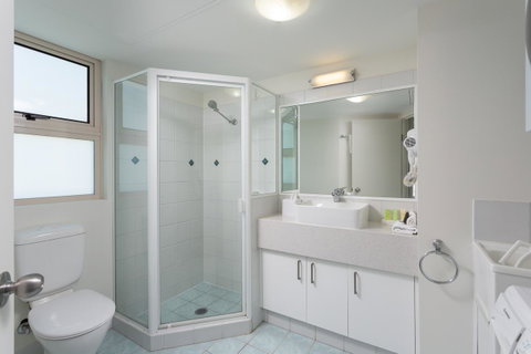 Maldives Resort Main Beach, Gold Coast - Tourism Caloundra 22