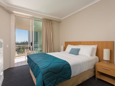 Maldives Resort Main Beach, Gold Coast - Tourism Caloundra 6