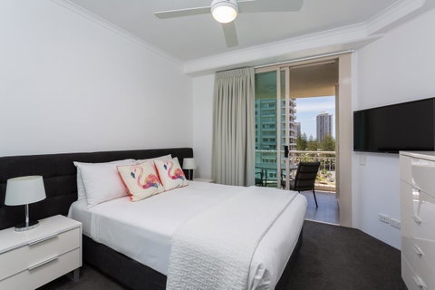 Maldives Resort Main Beach, Gold Coast - Tourism Caloundra 14