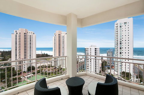 Maldives Resort Main Beach, Gold Coast - Tourism Caloundra 35