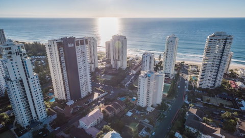 Maldives Resort Main Beach, Gold Coast - Tourism Caloundra 38