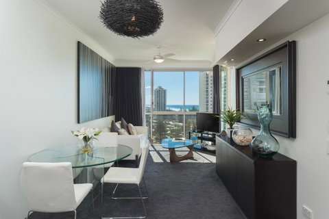 Maldives Resort Main Beach, Gold Coast - Tourism Caloundra 16