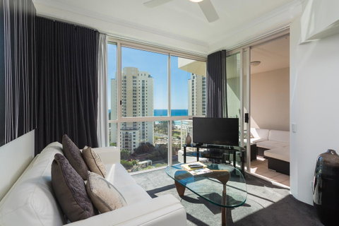 Maldives Resort Main Beach, Gold Coast - Tourism Caloundra 18