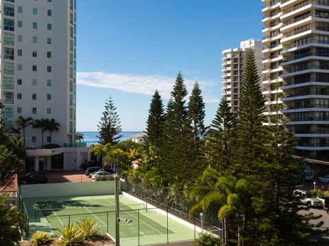 Maldives Resort Main Beach, Gold Coast - Tourism Caloundra 28