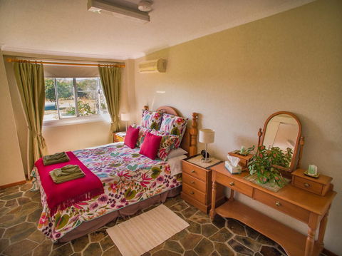 Hay Point Country BnB - Tourism Caloundra 3