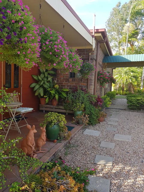 Hay Point Country BnB - Tourism Caloundra 1