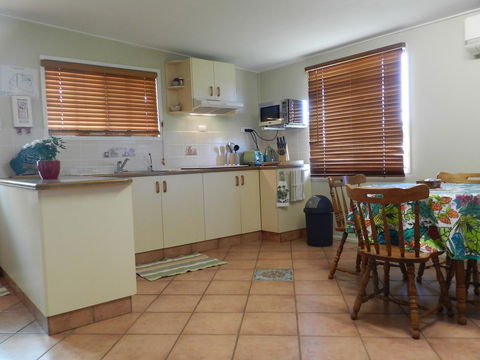 Hay Point Country BnB - Tourism Caloundra 12