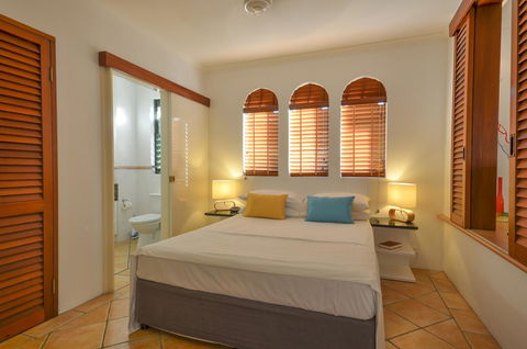 Martinique On Macrossan - Tourism Caloundra 1