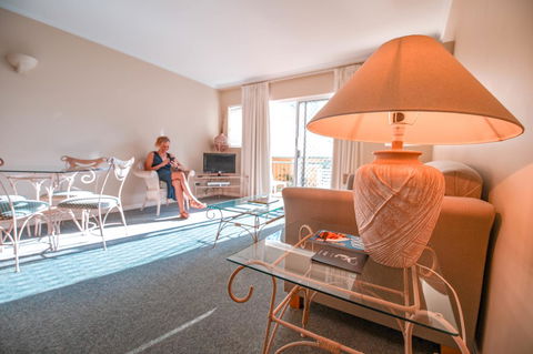 Il Palazzo Holiday Apartments - Tourism Caloundra 4