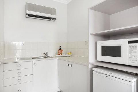 Coopers Colonial Motel - Tourism Caloundra 33