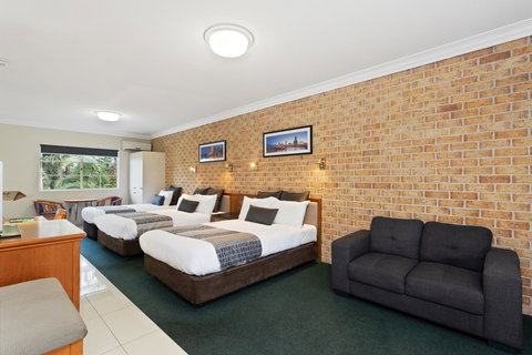 Coopers Colonial Motel - Tourism Caloundra 16