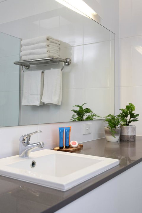 Coopers Colonial Motel - Tourism Caloundra 18