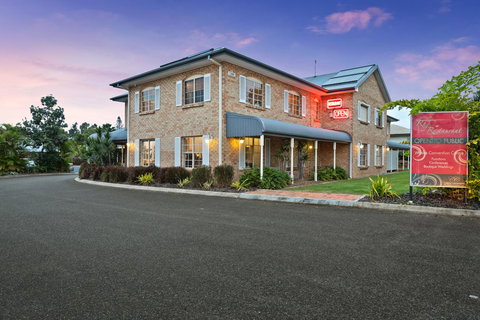 Coopers Colonial Motel - Tourism Caloundra 0