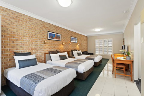 Coopers Colonial Motel - Tourism Caloundra 9