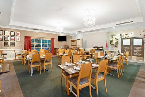 Coopers Colonial Motel - Tourism Caloundra 11