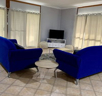 Bees Place - 3 bedroom home on 10 acres of land with distant ocean views - Tourism Caloundra