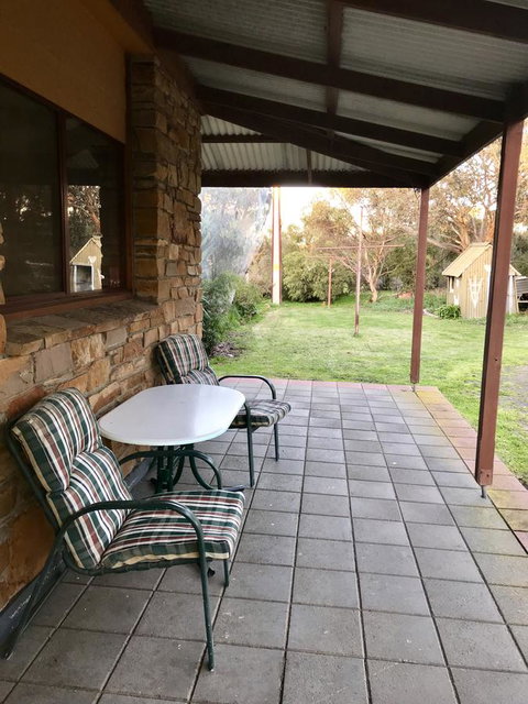 Beeâ€™s Place - 3 Bedroom Home On 10 Acres Of Land With Distant Ocean Views - Tourism Caloundra 8