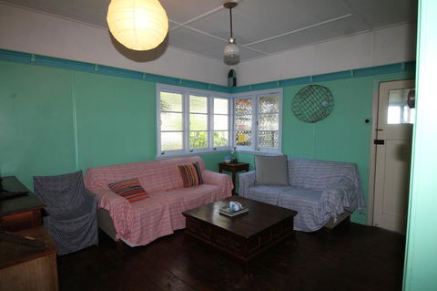 Signal Cottage - Tourism Caloundra 4