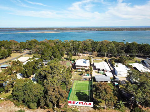 Waterfront At White Patch - Tourism Caloundra 41