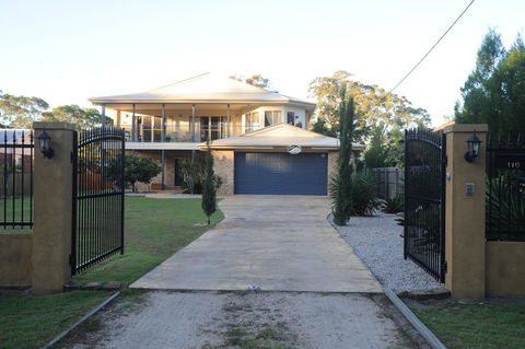Waterfront At White Patch - Tourism Caloundra 16