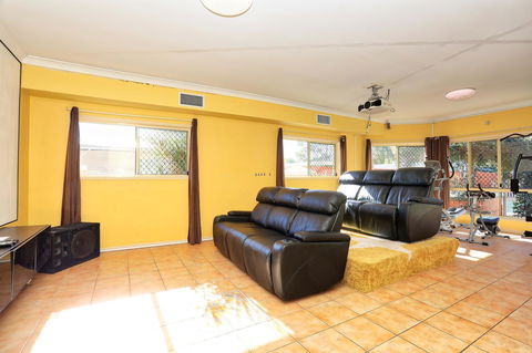 Waterfront At White Patch - Tourism Caloundra 40