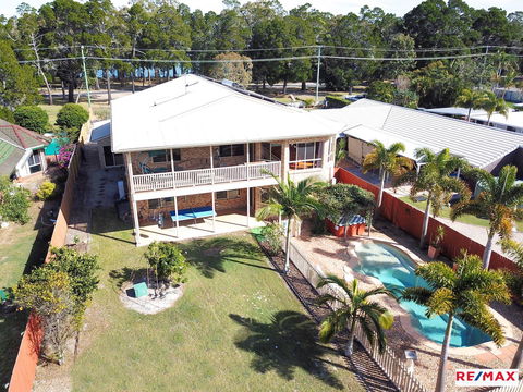 Waterfront At White Patch - Tourism Caloundra 32