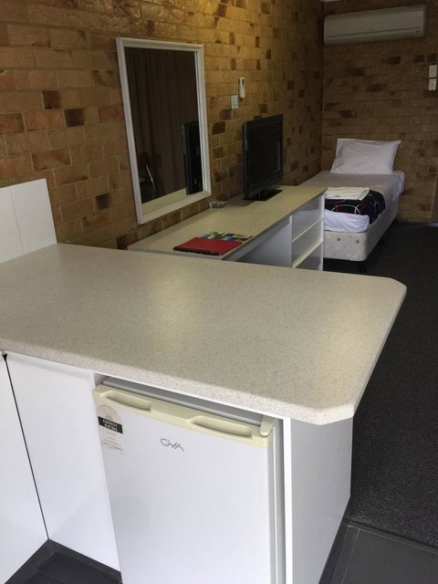 Bribie Waterways Motel - Tourism Caloundra 32