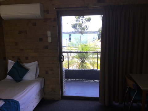 Bribie Waterways Motel - Tourism Caloundra 13
