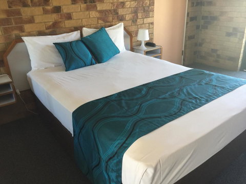 Bribie Waterways Motel - Tourism Caloundra 11