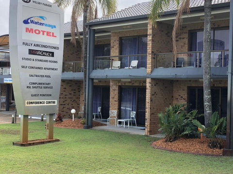 Bribie Waterways Motel - Tourism Caloundra 9