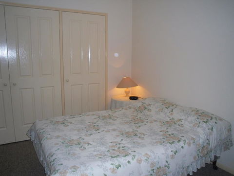 Ground Floor, Family Unit On The Canal With Free WIFI! - Tourism Caloundra 8