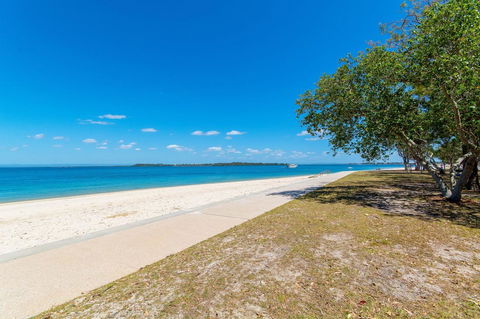 Ground Floor, Family Unit On The Canal With Free WIFI! - Tourism Caloundra 18