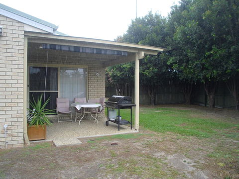 Ground Floor, Family Unit On The Canal With Free WIFI! - Tourism Caloundra 4