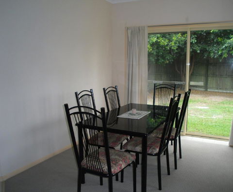 Ground Floor, Family Unit On The Canal With Free WIFI! - Tourism Caloundra 13
