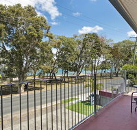 First floor unit close to shops park and waterfront - Tourism Caloundra
