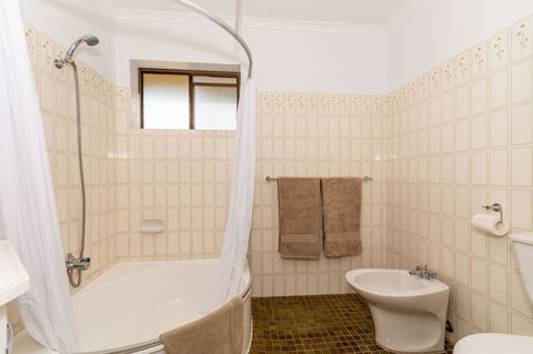 Spacious Family Unit With Incredible Views. - Tourism Caloundra 14